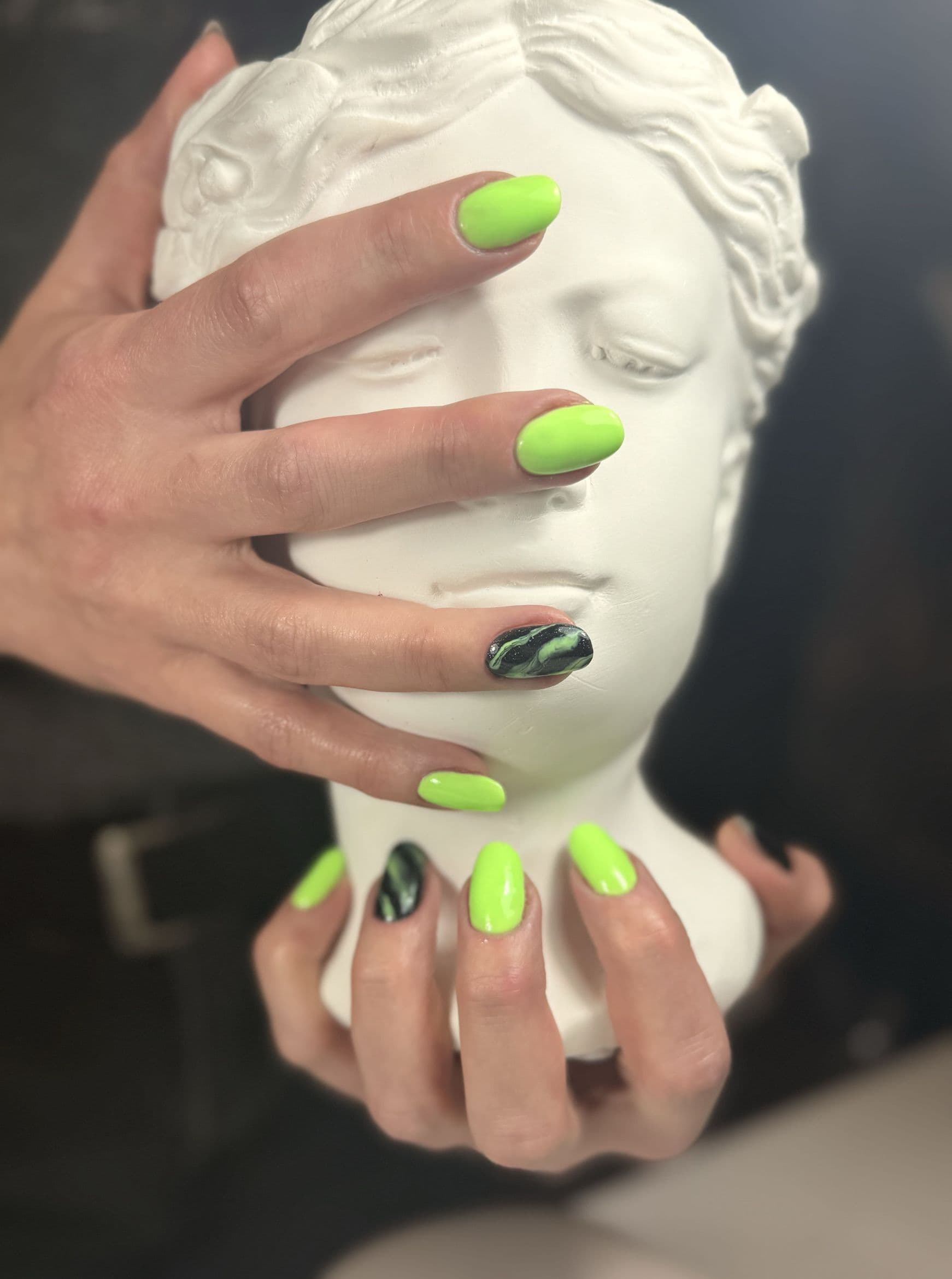 Lizaveta-Liza — Stylistka Paznokci